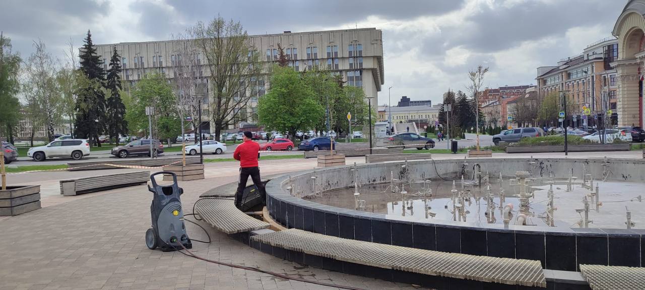 Завершается подготовка фонтанов города к работе в сезон .