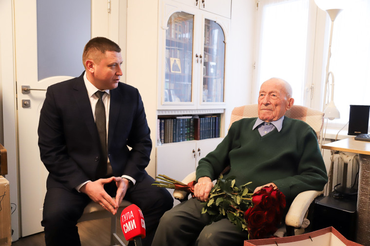 Участника Великой Отечественной войны Афанасия Белова поздравили со 103-летием. Участника Великой Отечественной войны Афанасия Белова поздравили со 103-летием.
