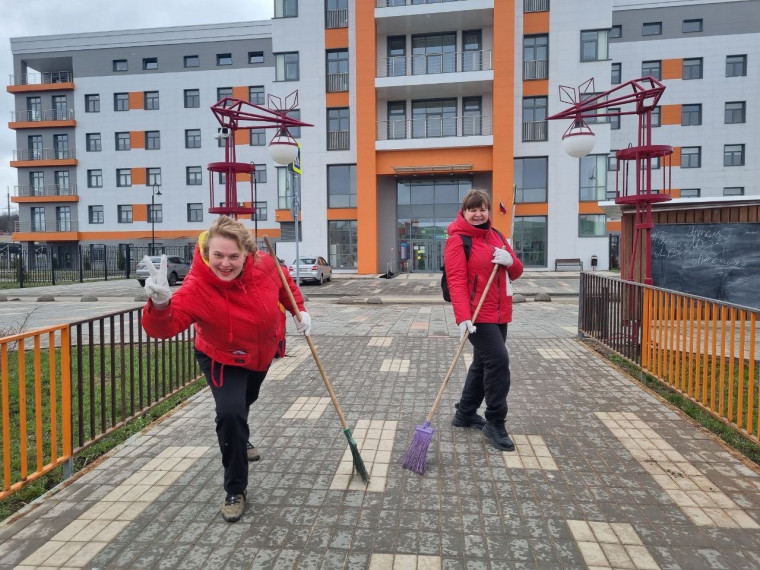 В общегородском субботнике приняли участие более 11 тысяч человек. В общегородском субботнике приняли участие более 11 тысяч человек.