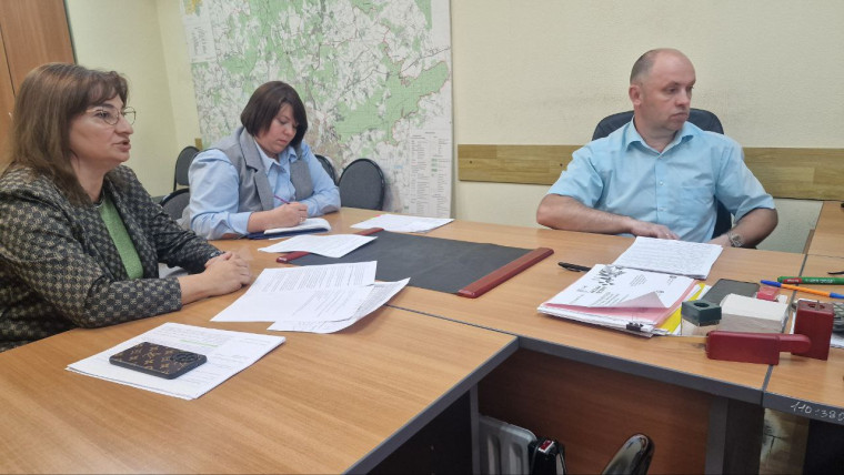В Туле прошла трехсторонняя комиссия по регулированию социально-трудовых отношений. В Туле прошла трехсторонняя комиссия по регулированию социально-трудовых отношений.