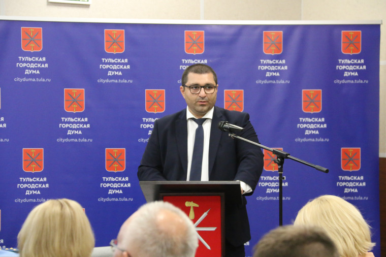 Депутатам рассказали об организации летнего отдыха в загородных оздоровительных лагерях города. Депутатам рассказали об организации летнего отдыха в загородных оздоровительных лагерях города.