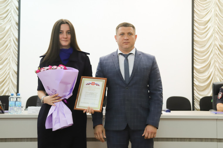 Сотрудники УМВД России по городу Туле награждены Почетными грамотами администрации . Сотрудники УМВД России по городу Туле награждены Почетными грамотами администрации .