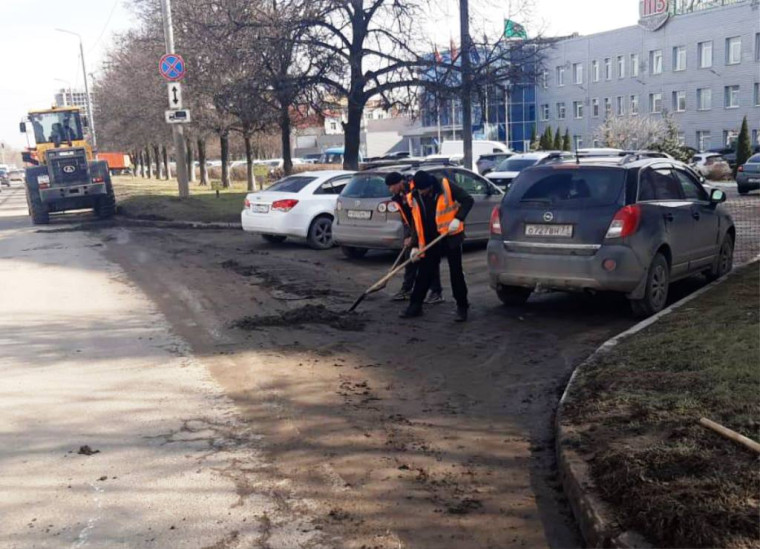Уборка в городе.