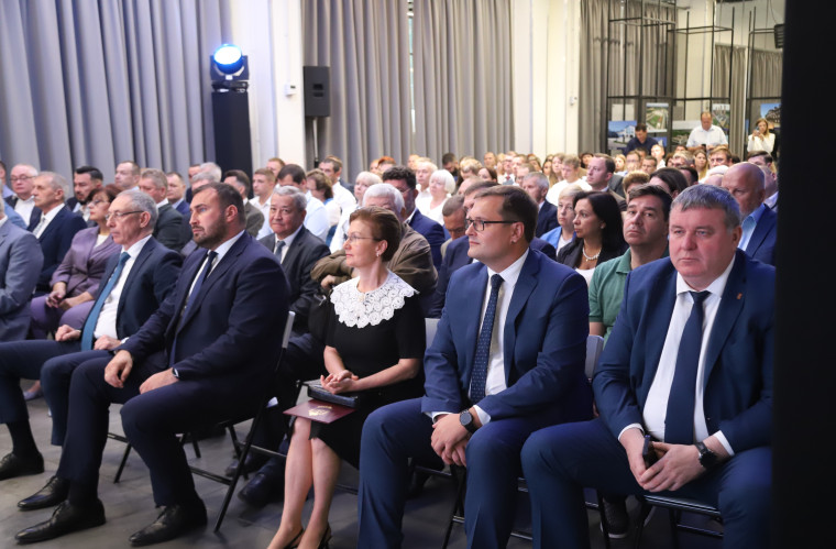 Илья Беспалов принял участие в торжественном мероприятии, приуроченном ко Дню строителя.