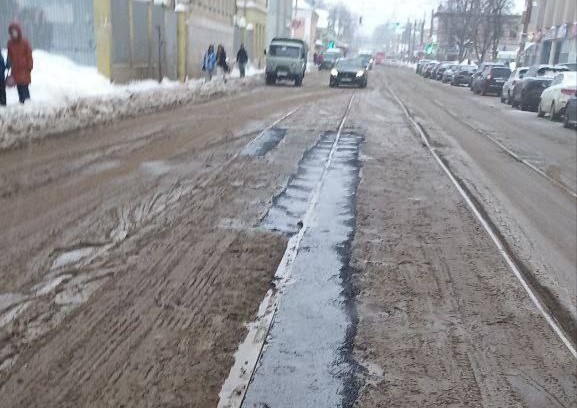 В Туле проводят ямочный ремонт дорог.