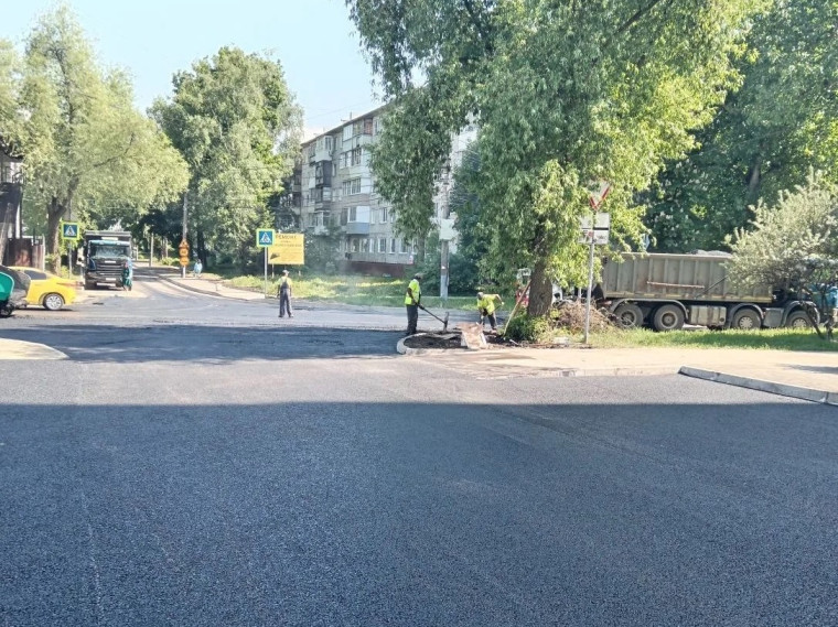 В Туле продолжается ремонт дорог по нацпроекту «Инфраструктура для жизни».