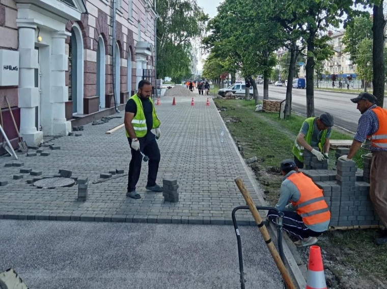В Туле продолжается ремонт дорог по нацпроекту «Инфраструктура для жизни».